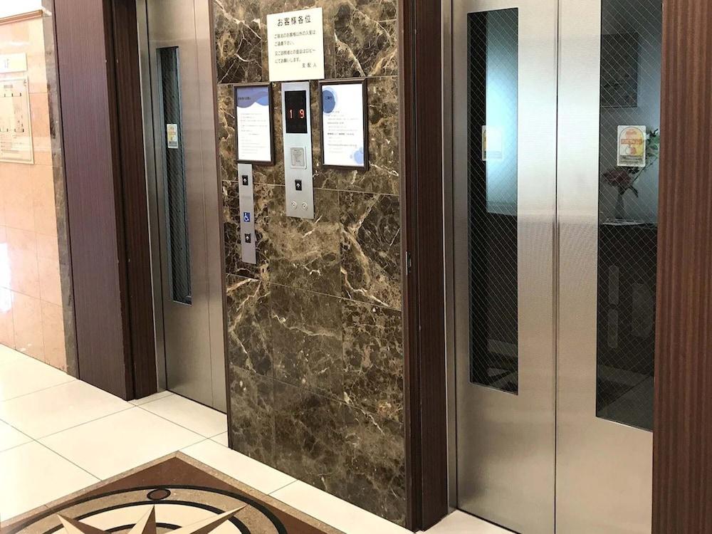 Hotel Toyoko Yokohama Tsurumi Eki Higashi Guchi 3*